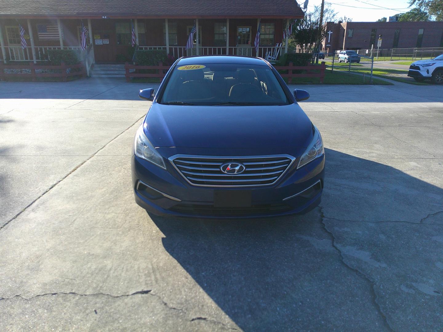 2016 BLUE HYUNDAI SONATA BASE; SE (5NPE24AF0GH) , located at 10405 Abercorn Street, Savannah, GA, 31419, (912) 921-8965, 31.988262, -81.131760 - Photo#0